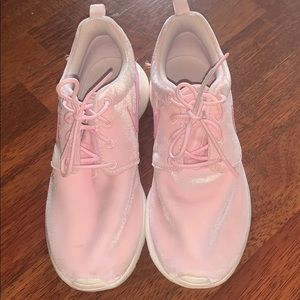 Nike Roshe One Arctic Pink